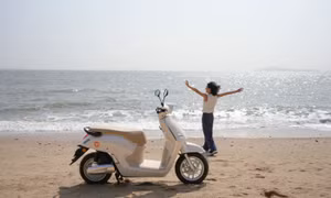 Yadea ra mắt xe máy điện cao cấp Yadea Osta phong cách Neo-Retro
