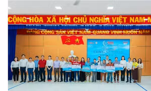 Agribank đồng hành triển khai an sinh xã hội, tiếp sức ngư dân Khánh Hòa bám biển