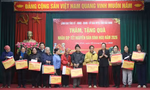 Bắc Ninh: Tặng quà Tết cho 100% hộ nghèo, cận nghèo trên địa bàn tỉnh