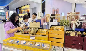 Trung Quốc tăng lương lớn cho công chức sau một thập kỷ 
