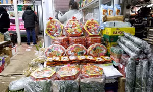 Người Việt đi chợ Tết ở xứ sở Bạch Dương