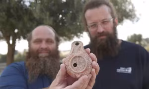 Phát hiện đèn cổ 1.700 năm tuổi, báu vật của Israel
