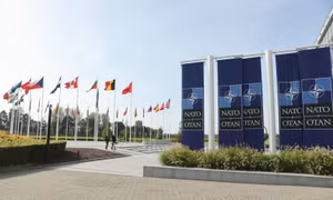 Italy đề xuất NATO bảo vệ Ukraine theo Điều 5 mà không cần kết nạp