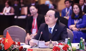 Bộ trưởng Phùng Xuân Nhạ: Cần xây dựng môi trường học tập hạnh phúc
