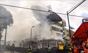 Người biểu tình tấn công đài truyền hình và cơ quan báo chí ở Quito, Ecuador
