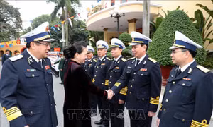 Chủ tịch Quốc hội thăm và làm việc tại Quân chủng Hải Quân