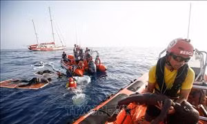 Italy bắt giữ tàu cứu hộ của Đức