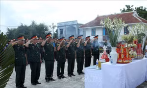 Truy điệu và an táng hài cốt liệt sỹ quân tình nguyện Việt Nam hy sinh tại Lào