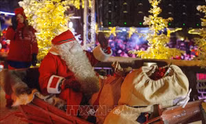 'Ông già Noel' khởi động mùa Giáng Sinh 2019