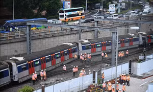Trật bánh tàu điện ngầm tại Hong Kong 