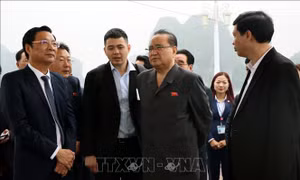 Đoàn đại biểu Lãnh đạo cấp cao Đảng Lao động Triều Tiên thăm quan Di sản Thiên nhiên Thế giới vịnh Hạ Long
