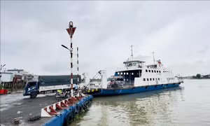 An Giang bố trí hàng chục chiếc phà trọng tải lớn vượt sông trong dịp Tết 