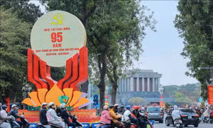 Hà Nội rực rỡ cờ hoa chào mừng 95 năm Ngày thành lập Đảng