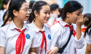 Thầy - trò cả nước rộn ràng bước vào năm học mới