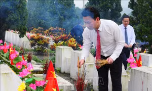 Hà Giang tổ chức dâng hương, tri ân các Anh hùng liệt sỹ