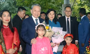 Tổng Bí thư Tô Lâm và Phu nhân bắt đầu thăm chính thức Cộng hòa Singapore
