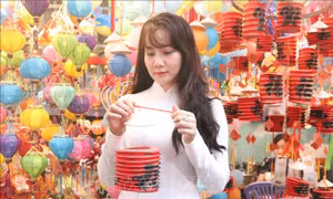 TP Hồ Chí Minh: Phố lồng đèn nhộn nhịp đón Trung thu