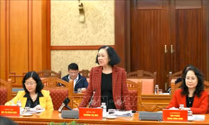 Thường trực Ban Bí thư Trương Thị Mai chủ trì giao ban với một số hội quần chúng 