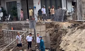 Sụt đất khi đang thi công cầu dân sinh ở Phú Yên, một phụ nữ tử vong