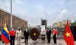Kỷ niệm ngày giải phóng miền Nam và ngày sinh Chủ tịch Hồ Chí Minh tại Venezuela