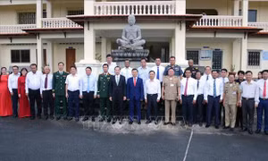 Chúc Tết cổ truyền Chol Chnam Thmay năm 2025 tại Campuchia