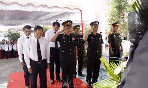 Tiếp nhận và hồi hương 96 hài cốt liệt sĩ Việt Nam hy sinh tại Lào 
