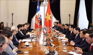 Chủ tịch nước Lương Cường hội đàm với Tổng thống Chile
