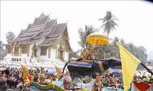 Đặc sắc, ấn tượng lễ rước Nàng Chúa Xuân trong dịp tết Bunpimay ở Lào