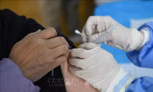 Trung Quốc triển khai tiêm mũi vaccine ngừa COVID-19 tăng cường thứ 2