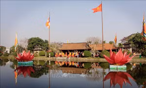 Đông đảo du khách trẩy hội chùa Keo, Thái Bình