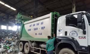 Hà Nội: Bãi rác Xuân Sơn tiếp nhận rác trở lại