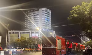 Cháy trung tâm thương mại ở Trung Quốc: Số nạn nhân thiệt mạng tăng lên 16 người