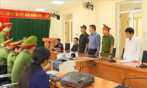 Khởi tố, bắt tạm giam Chi cục trưởng Hải quan cửa khẩu Xín Mần