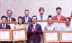 Chủ tịch nước: Các Nghệ sỹ Nhân dân, Nghệ sỹ Ưu tú thực sự là 'vốn quý của đất nước'