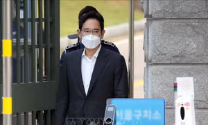 Người thừa kế tập đoàn Samsung Samsung Lee Jae-yong được phóng thích