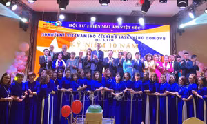 Cộng đồng người Việt Nam tại CH Séc phát huy truyền thống tương thân, tương ái