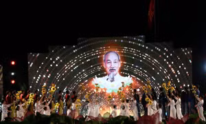 Cầu truyền hình 'Hồ Chí Minh - Sáng ngời ý chí Việt Nam'