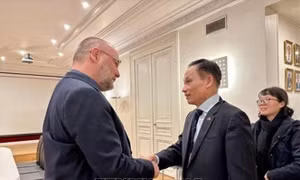 Trưởng ban Đối ngoại Trung ương Lê Hoài Trung tiếp Bí thư Trung ương phụ trách Đối ngoại Đảng Xã hội Pháp
