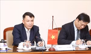 Tổng giám đốc TTXVN Nguyễn Đức Lợi tiếp đoàn đại biểu Quốc hội Hàn Quốc