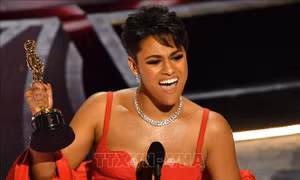 Giải Oscar 2022: Những giải thưởng đầu tiên đã có chủ
