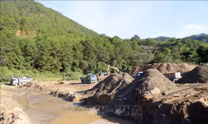 Nguy cơ thất thoát tài nguyên từ lỗ hổng quản lý hoạt động nạo vét lòng hồ