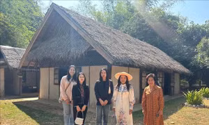 Liên hoan mừng Xuân ở Khu di tích Chủ tịch Hồ Chí Minh tại Udon Thani 