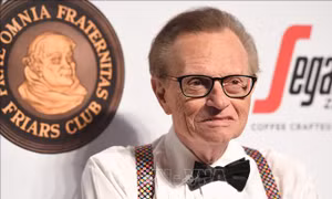'Vua truyền hình' Mỹ Larry King phải nhập viện điều trị 