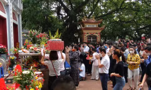 Cầu an hay rước họa