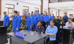 An Giang: Xét xử nhiều cựu cán bộ huyện 'tham ô tài sản'