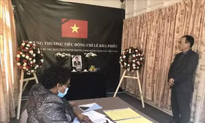Lễ viếng nguyên Tổng Bí thư Lê Khả Phiêu tại Tanzania