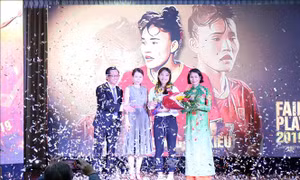 Tuyển thủ Chương Thị Kiều được trao Giải thưởng Fair Play 2019