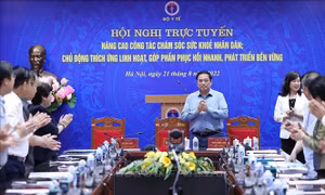 Thủ tướng dự hội nghị về nâng cao công tác chăm sóc sức khỏe nhân dân