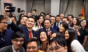 Thủ tướng: Mỗi người Việt Nam ở nước ngoài là hình ảnh sống động nhất đại diện cho đất nước