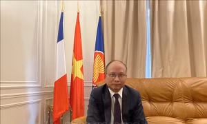 Đại sứ CHDCND Lào thăm, chúc Tết Đại sứ quán Việt Nam tại Pháp